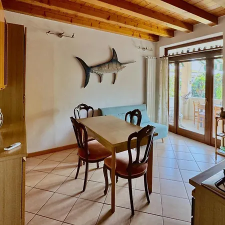 شقة Airy & Panoramic With Terrace, 2 Minutes From The Sea *