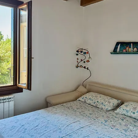 Airy & Panoramic With Terrace, 2 Minutes From The Sea شقة البندقية-ليدو